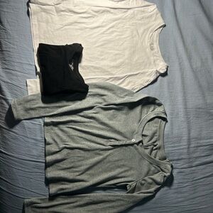 bundle of womens small/children large long-sleeve shirts